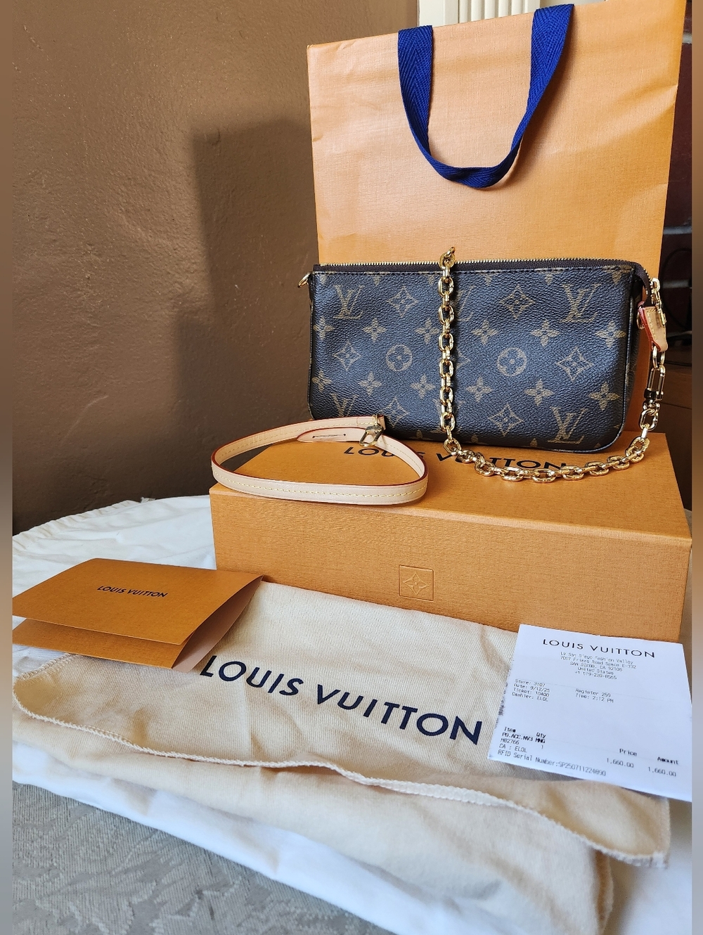 Louis Vuitton Monogram Pochette Accessoires - M82766 - Picture 6 of 14